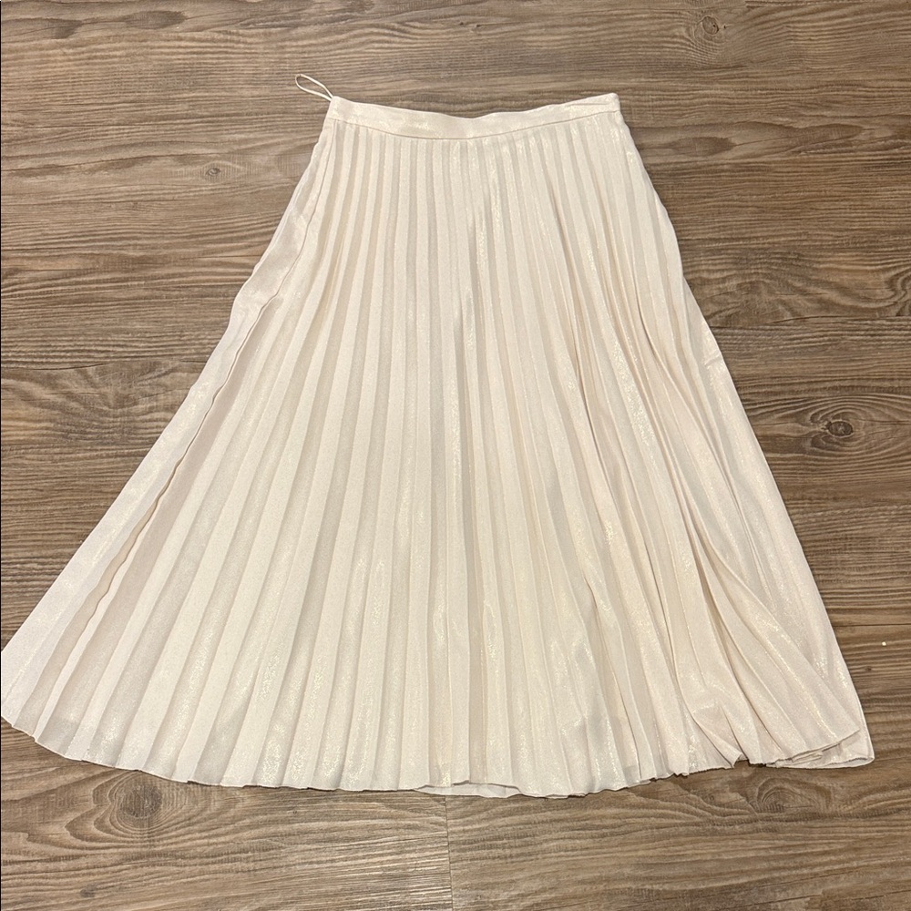 EUC Mango Cream/metallic midi Pleated Skirt size Small ~$98  worn once!